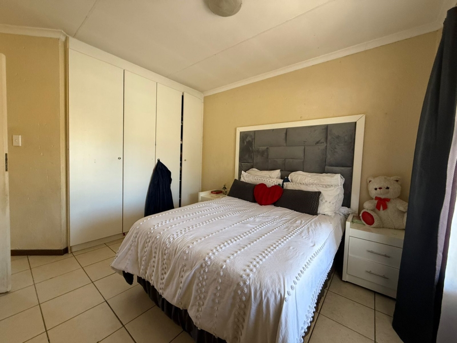 2 Bedroom Property for Sale in Rustenburg Central North West